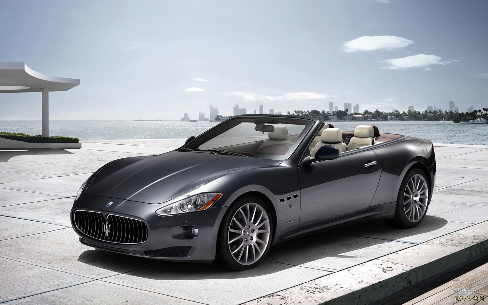 Maserati_grancabrio_120_1920x1200.jpg